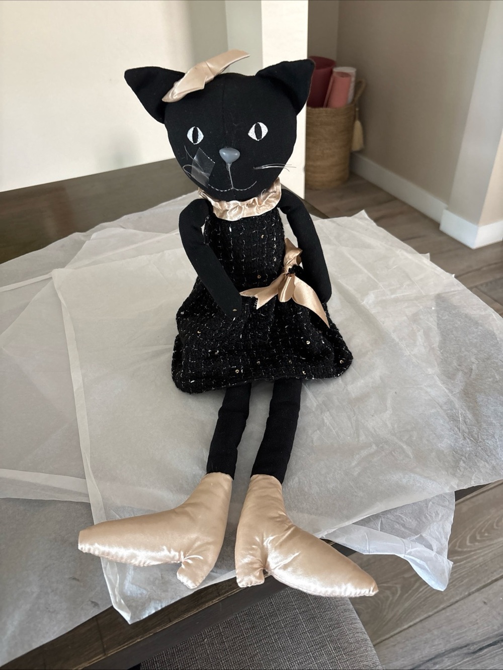 Bella Lux STUFFED CAT BLACK GOLD WEIGHTED